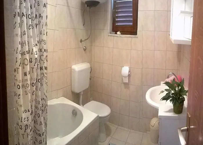 Ljilja Zaton (Zadar)