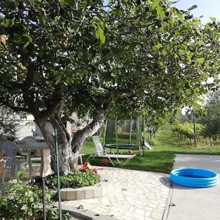 Ljilja Apartmán *